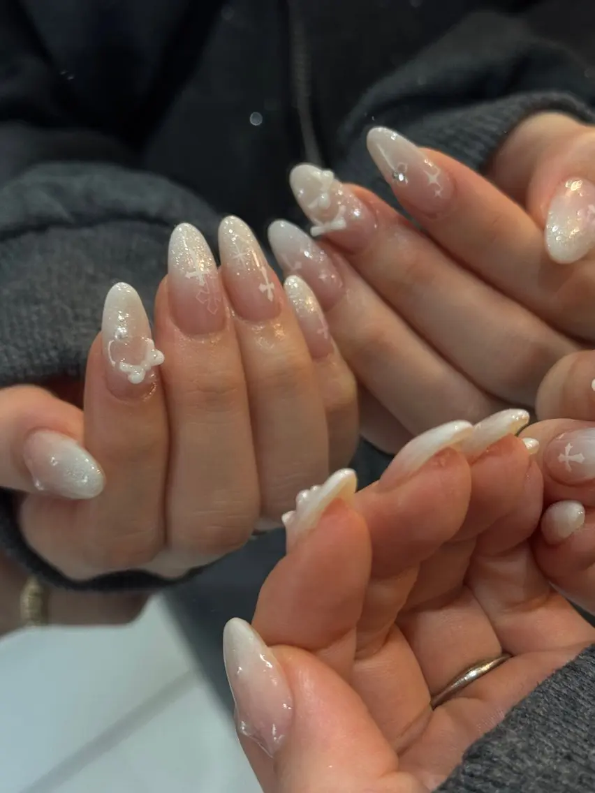 ミディアム ハンドネイル Nailsalon M-crystalのネイルデザイン