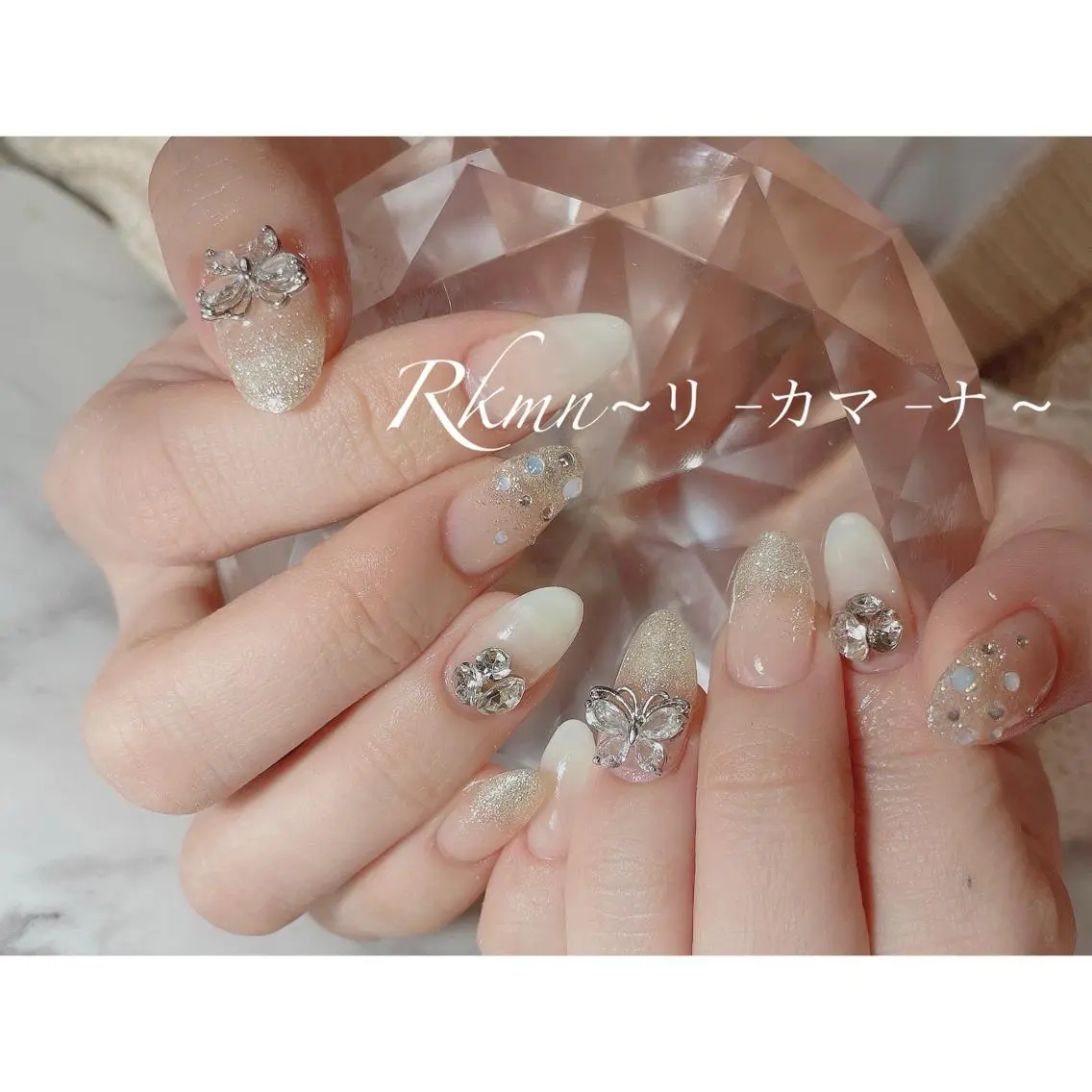 ネイル アートネイル グラデーション ラメ(グリッター) 春ネイル ホワイト ハンドネイル フットネイル ハンドケア Rkmn ~リ-カマ-ナ~のネイルデザイン