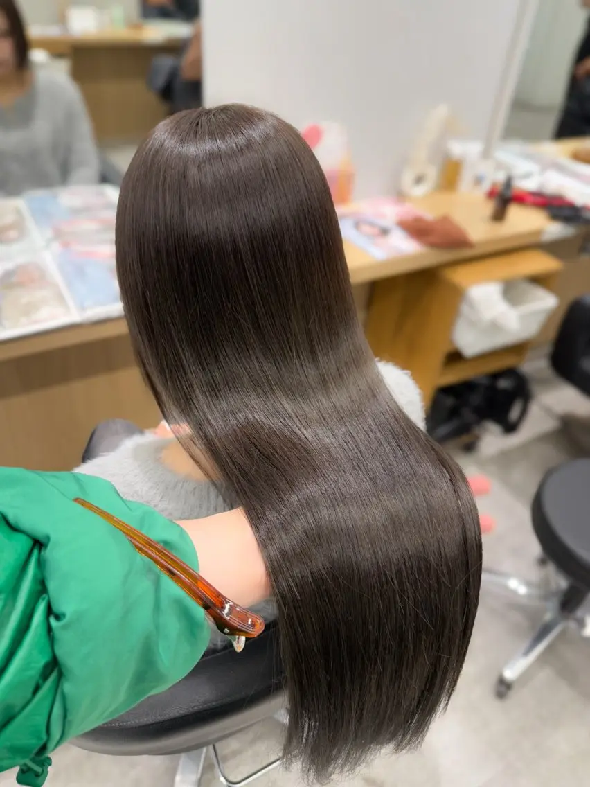 ロング カラー ブリーチ 透明感カラー グレージュ ブリーチなしカラー 髪質改善 ヘアカラー トリートメント 巻ける髪質改善🫧ハ イライト/永田汰伊智のヘアスタイル