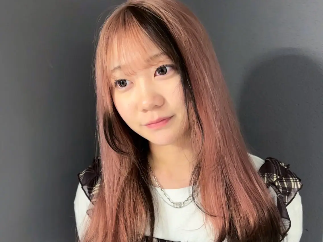 セミロング カラー ベージュカラー ブラウンカラー ピンクカラー ピンクベージュ ヘアカラー デザインカラー /rioのヘアスタイル