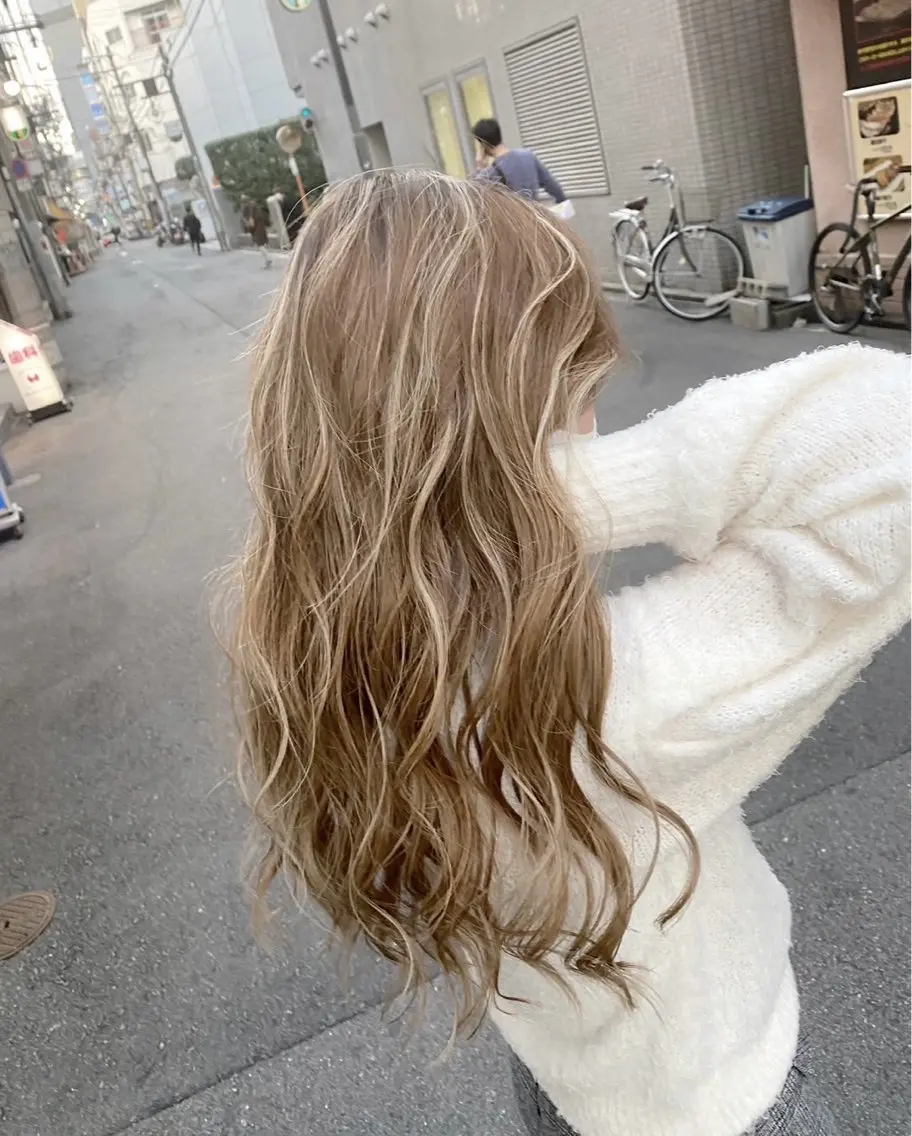 ロング カラー ベージュカラー ハイライトカラー ハイライト 指名数No.1 /NAOYAのヘアスタイル