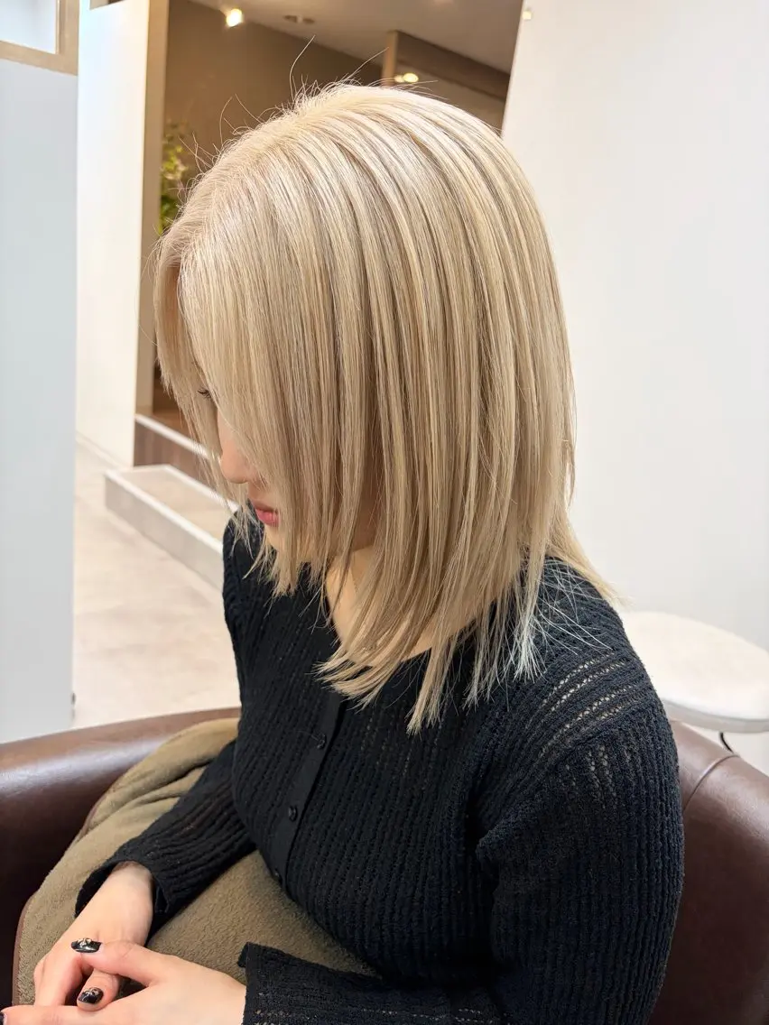 カラー ブロンド ホワイトブロンド 井上 悠人のヘアスタイル
