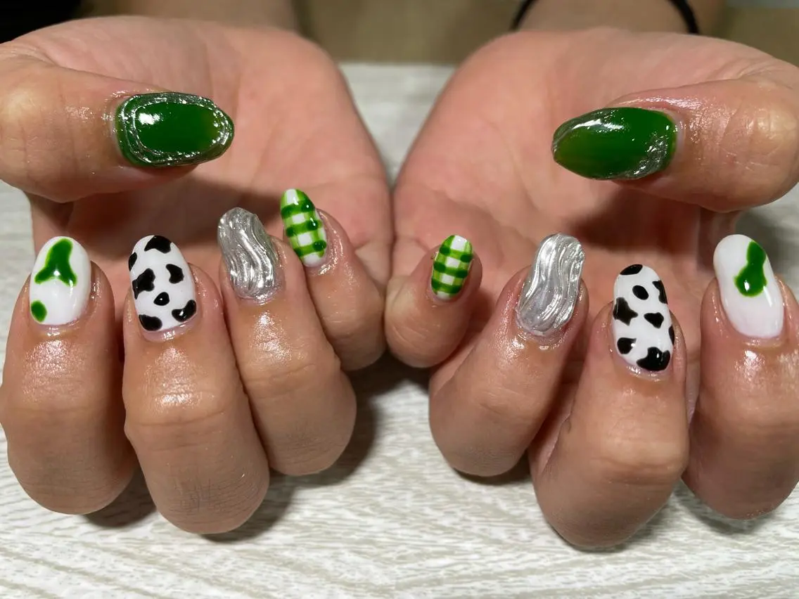 ネイル ハンドネイル Ulu  Nail 🌱MOMOKAのネイルデザイン