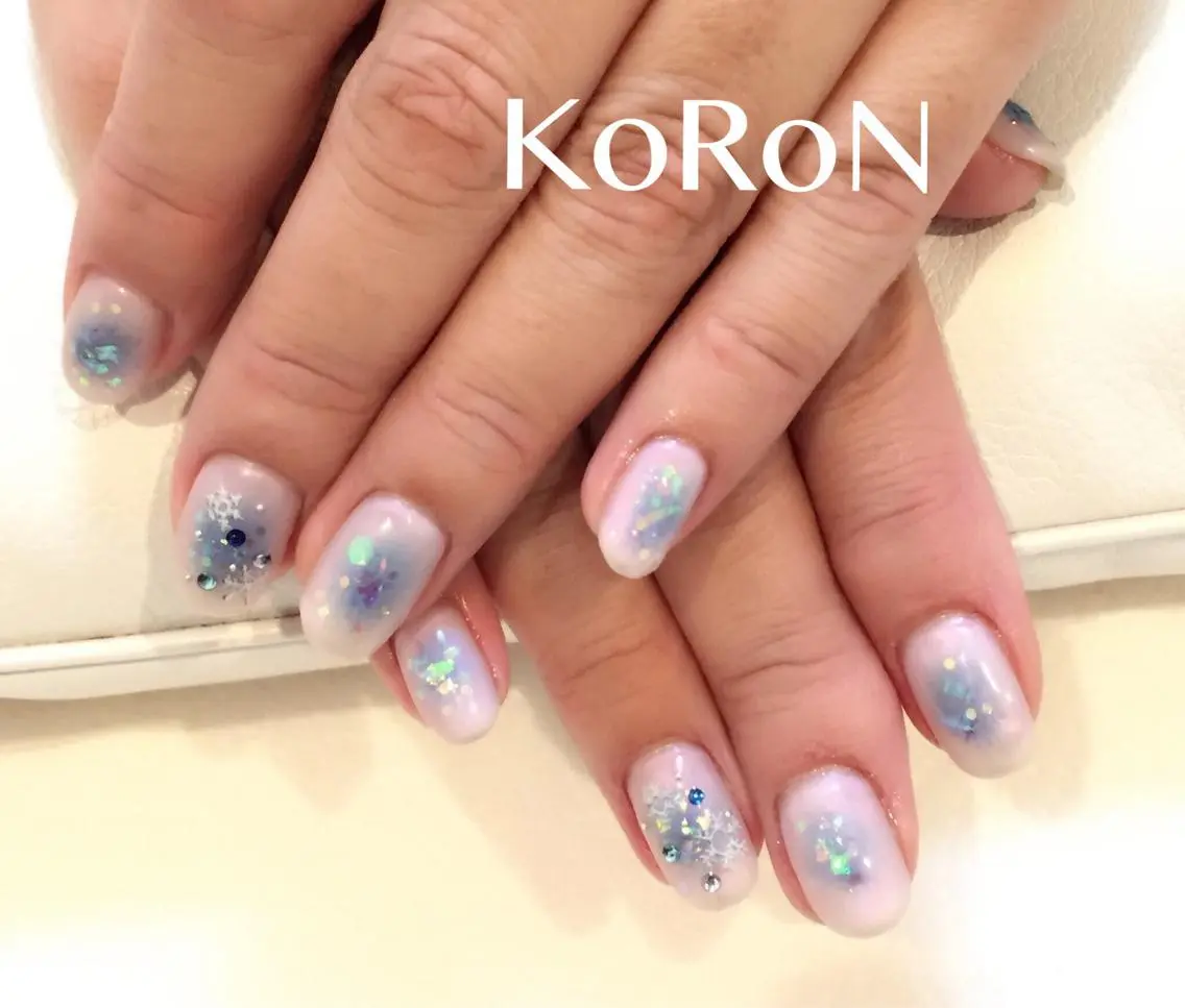 ネイル チークネイル キラキラネイル ハンドネイル 自宅サロン鎌倉 KORONのネイルデザイン