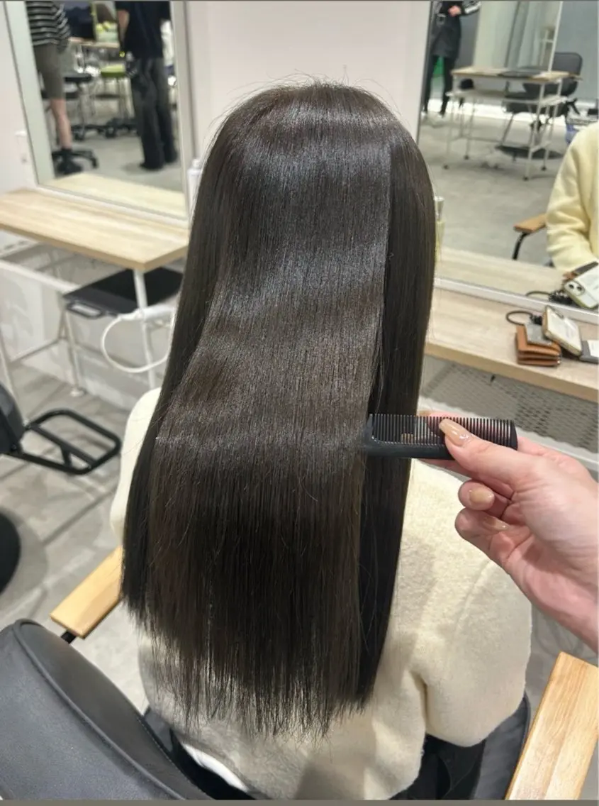 ロング ヘアカラー トリートメント 小原 有桜のヘアスタイル