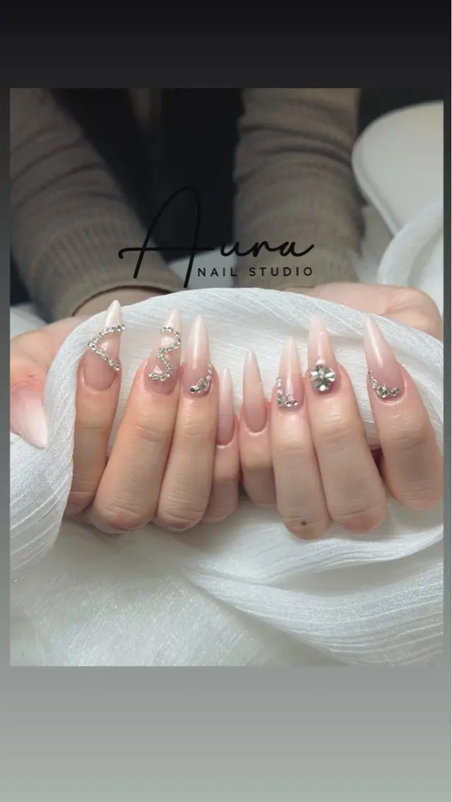 ネイル ハンドネイル Aura Nail Studioのネイルデザイン