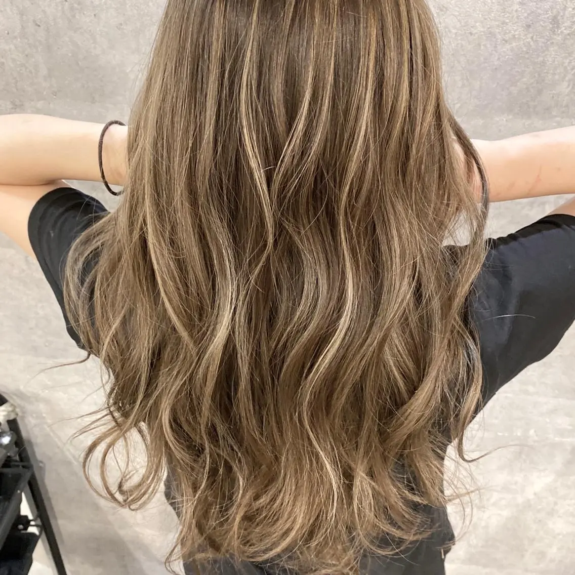 ロング カラー ハイライトカラー ハイライト ✨MiL✨ ✨心斎橋✨のヘアスタイル