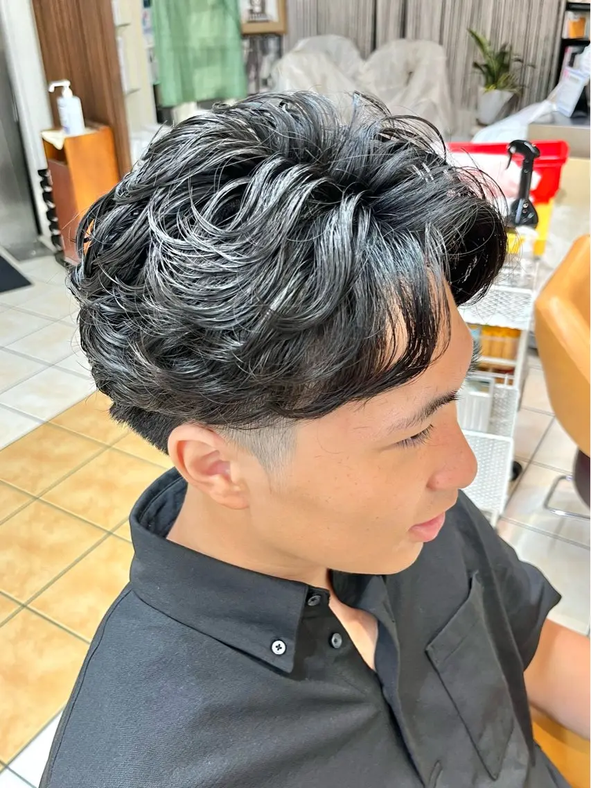 ショート パーマ メンズ フェードカット 顔周りカット カット パーマ メンズ特化/パーマ/ 髪質改善　高野奨馬のヘアスタイル