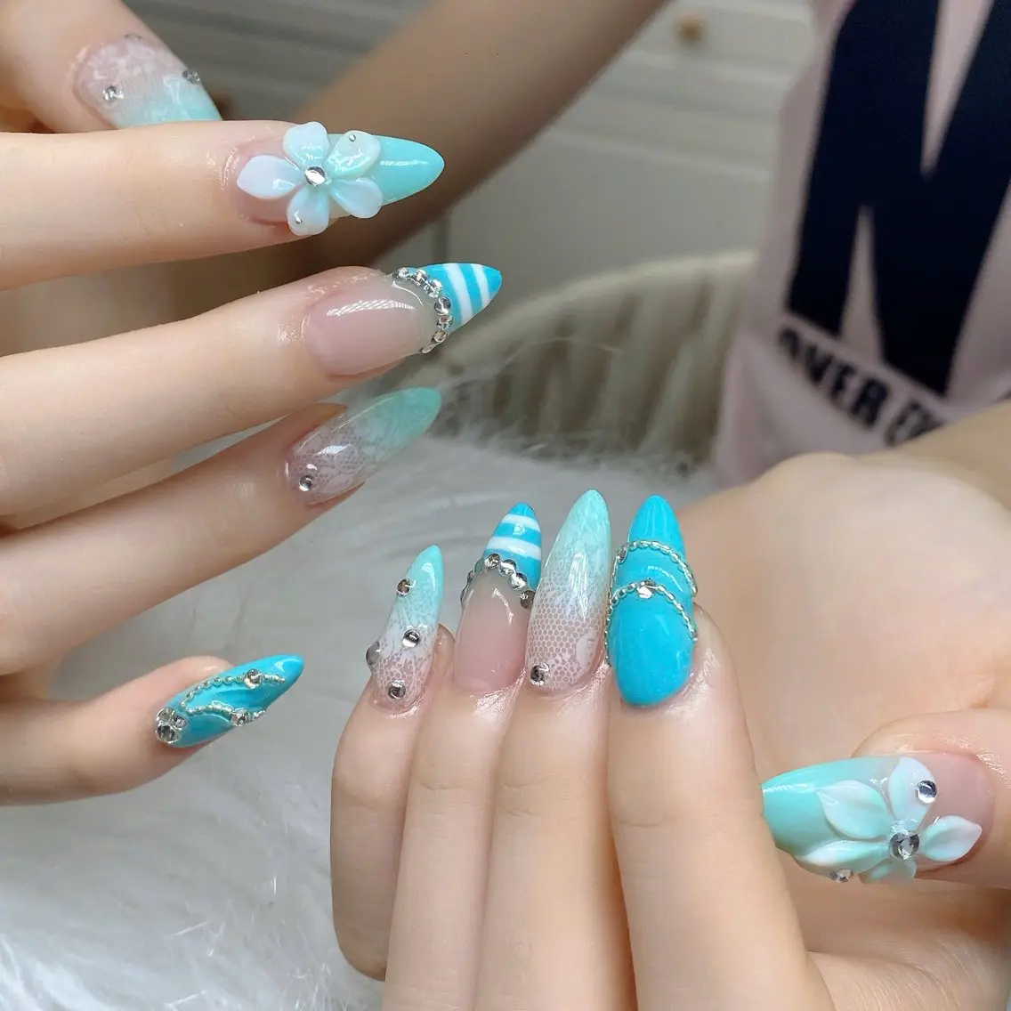 ネイル チークネイル ドット フレンチネイル グラデーション 韓国ネイル ハンドネイル Minette nailrinrinのネイルデザイン