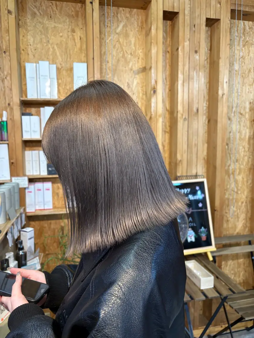 カラー まろみ暖色×ボブ ×chia🕯のヘアスタイル