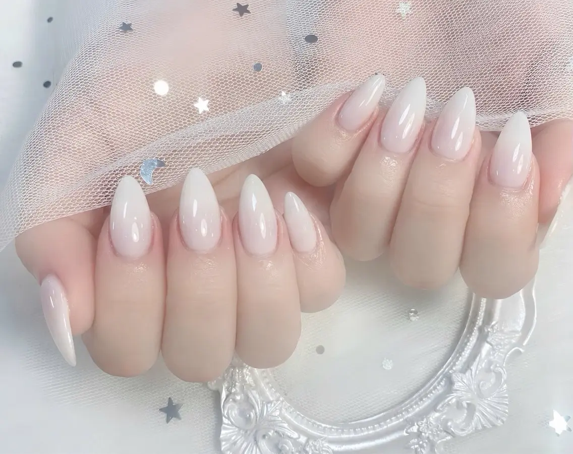 ネイル チークネイル 長さ出し フレンチネイル ジェルネイル グラデーション THANHTHANH NAILのネイルデザイン