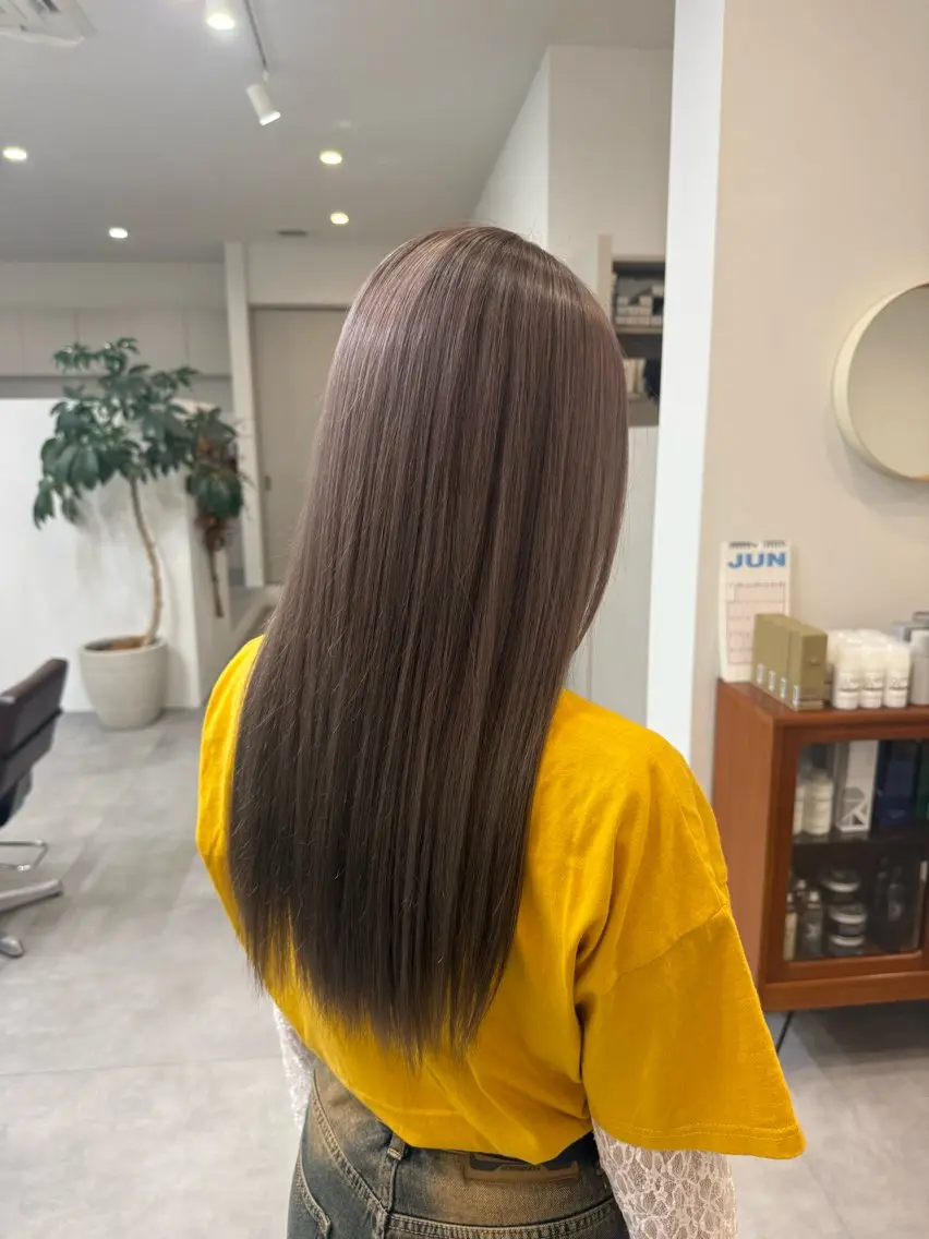 ロング カラー ブリーチ ヘアカラー 齋藤 小羽のヘアスタイル