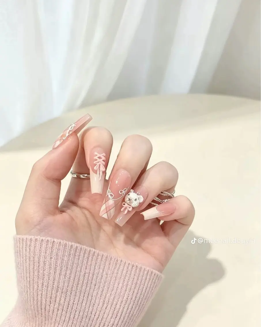 ネイル 韓国ネイル マグネットネイル 持ち込み ハンドネイル Dyo Nail_Royalのネイルデザイン