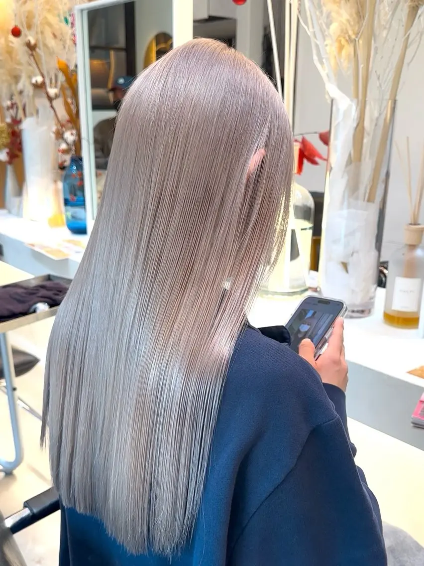 ロング カット ヘアカラー トリートメント 手塚 亮汰のヘアスタイル