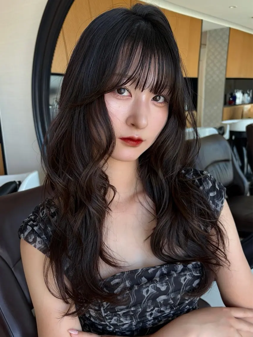 ロング カラー 佐々木 彩花のヘアスタイル