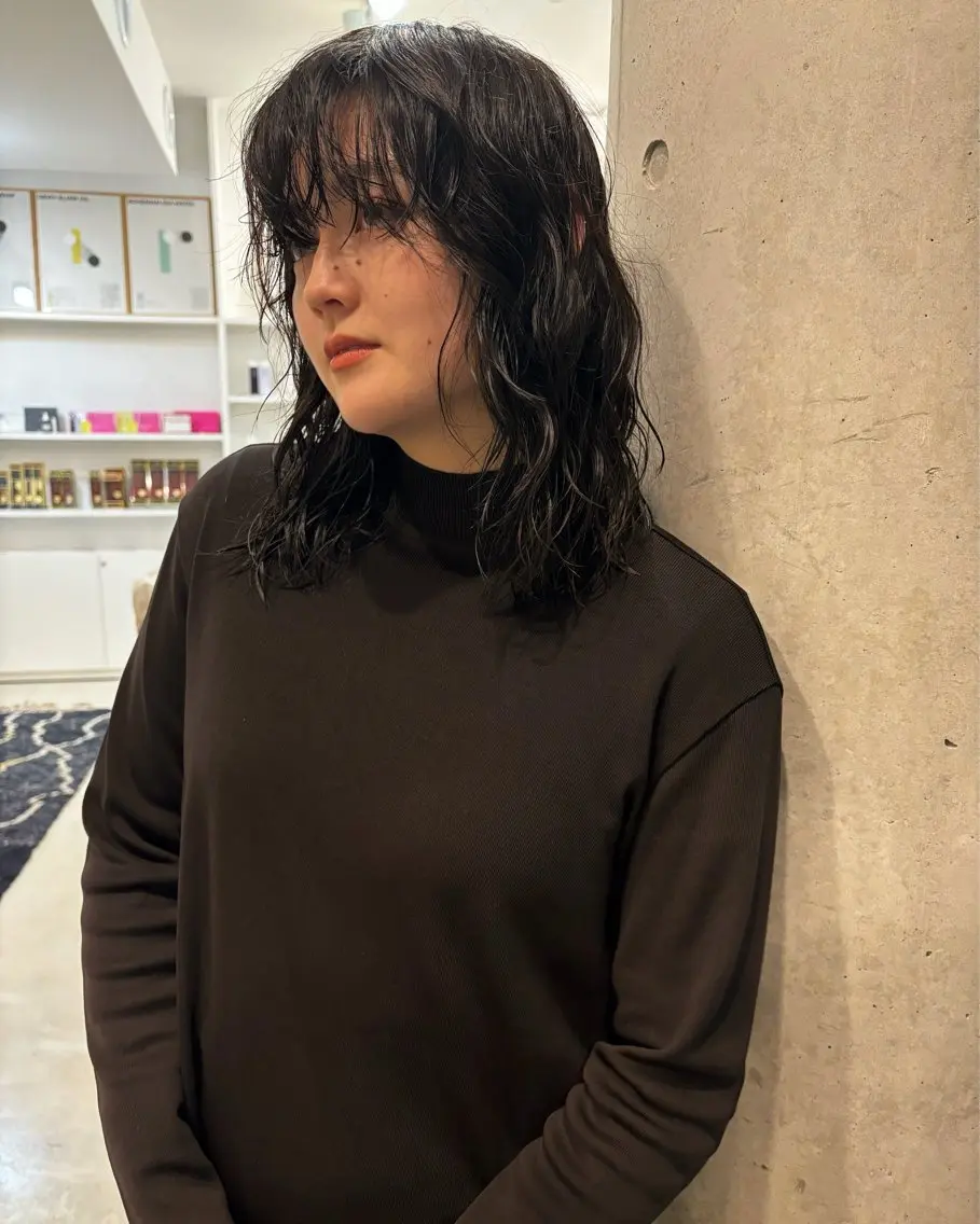 ミディアム パーマ オカモト ハルカのヘアスタイル