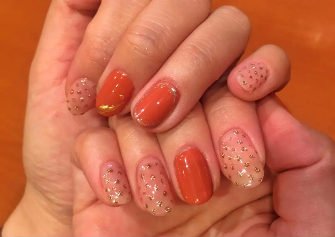 ネイル クリアネイル ドット ゴールド ハンドネイル nouva nailsのネイルデザイン