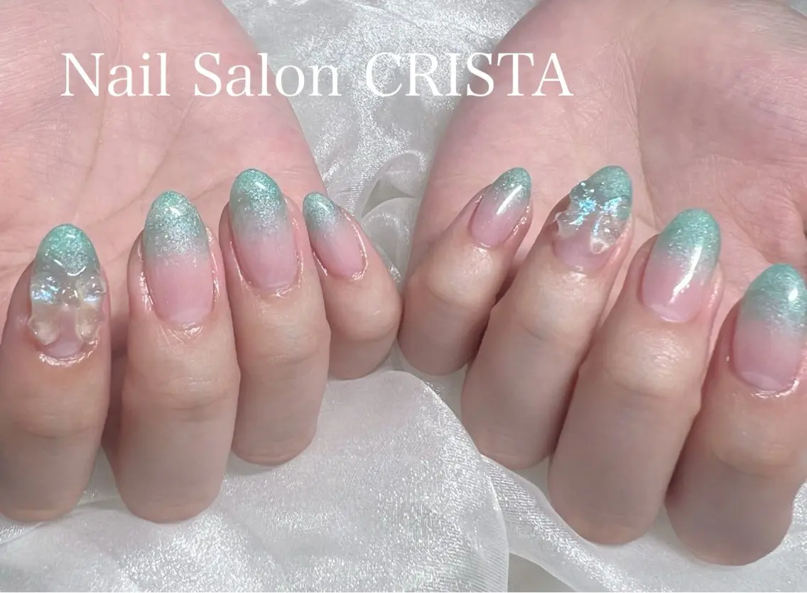 ネイル オーロラネイル ジェルネイル グリーン ラメ(グリッター) パラジェル ハンドネイル CRISTA chikakoのネイルデザイン