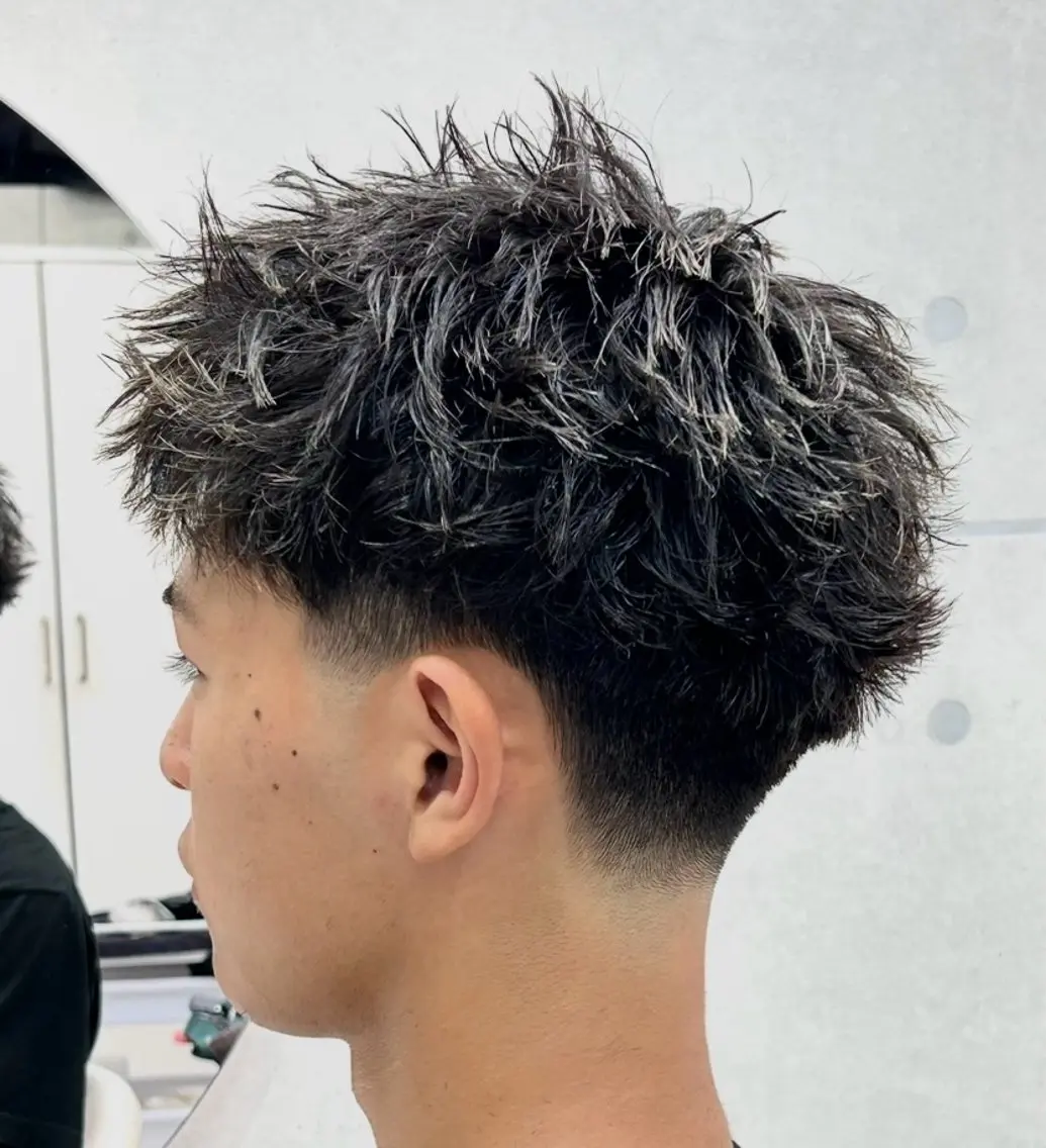 ショート パーマ メンズ カット パーマ 岩城 滉成のヘアスタイル