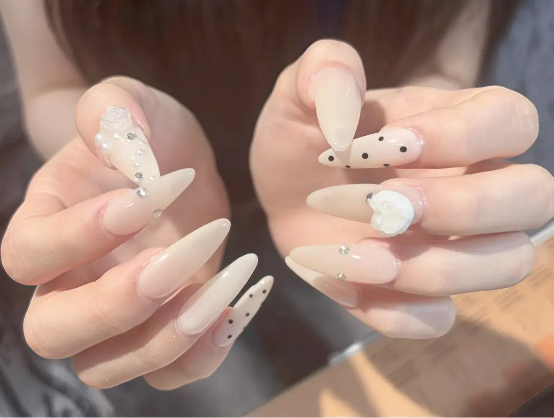 ネイル アートネイル オーロラネイル チークネイル 長さ出し フレンチネイル ハンドネイル ハンドケア Yumi Nail Seiのネイルデザイン