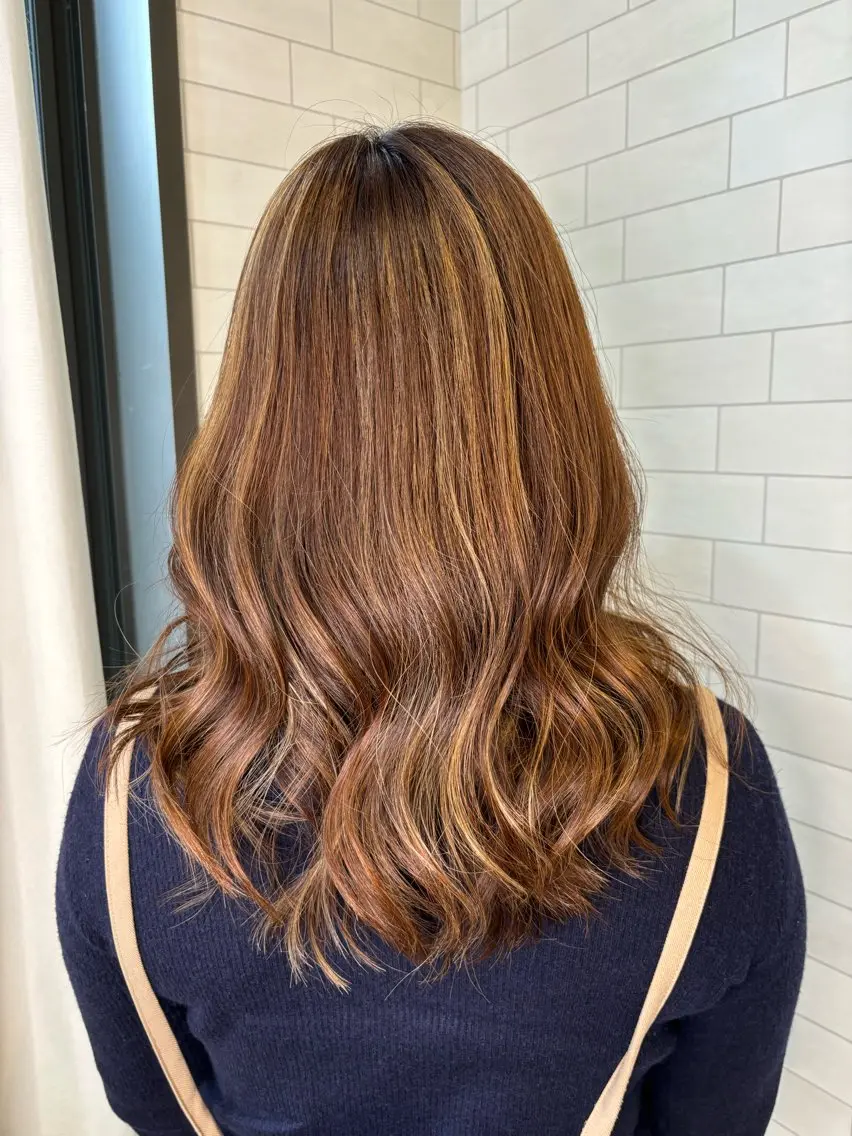 ロング カラー ベージュカラー ハイライトカラー ハイライト 井上 光のヘアスタイル
