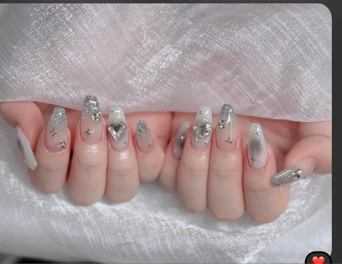 ネイル フレンチネイル ジェルネイル ガラスフレンチ ハロウィン ハート ハンドネイル H.baby Nail Salonのネイルデザイン