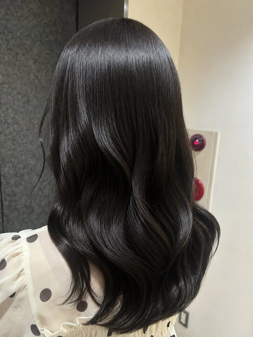 ロング ヘアカラー sia / eruのヘアスタイル