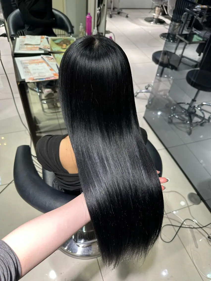 ロング カット 𝒔𝒂𝒚𝒂🫧 赤みレス透け感カラーのヘアスタイル
