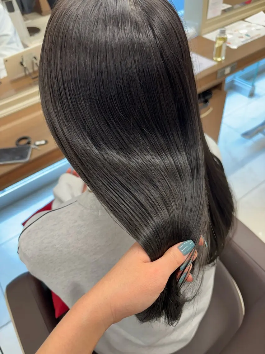 セミロング カラー 透明感カラー グレージュ カット ヘアカラー トリートメント 長妻莉央/縮毛矯正 髪質改善カラーのヘアスタイル