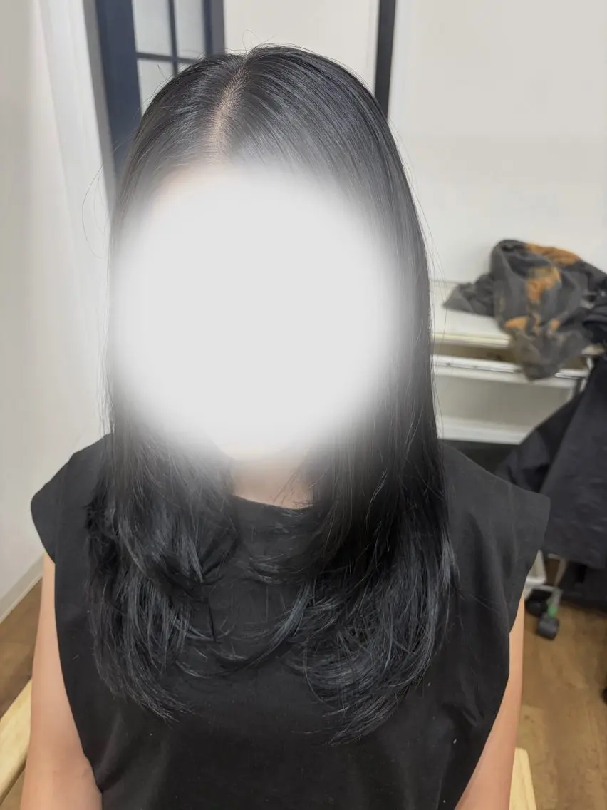 ロング カラー ブルーカラー 顔周りカット レイヤーカット momoka-YUC CA-モデル様募集中のヘアスタイル