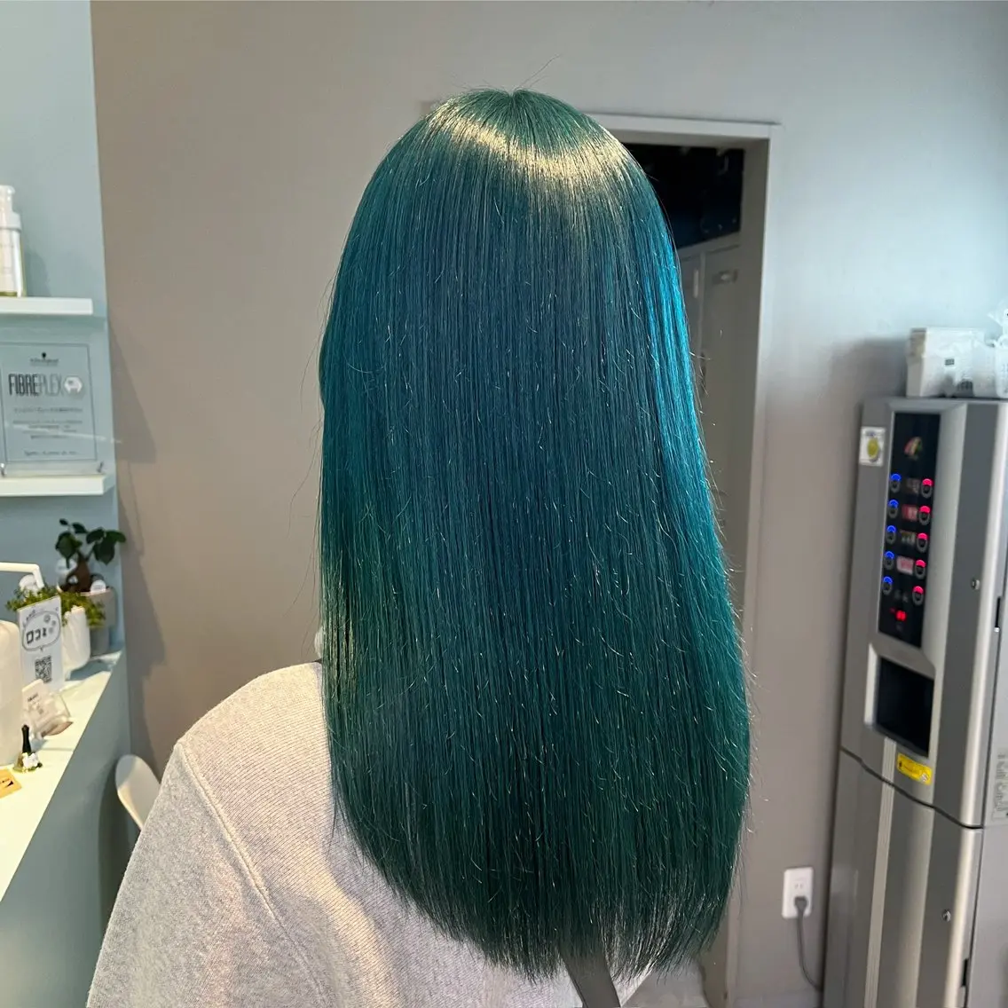 セミロング カラー ヘアカラー トリートメント ブリーチカラー 🩵MIZUKIのヘアスタイル