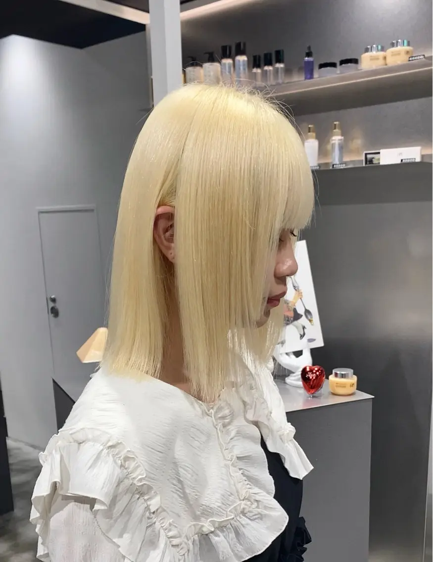 ミディアム カラー さくらい ことみのヘアスタイル