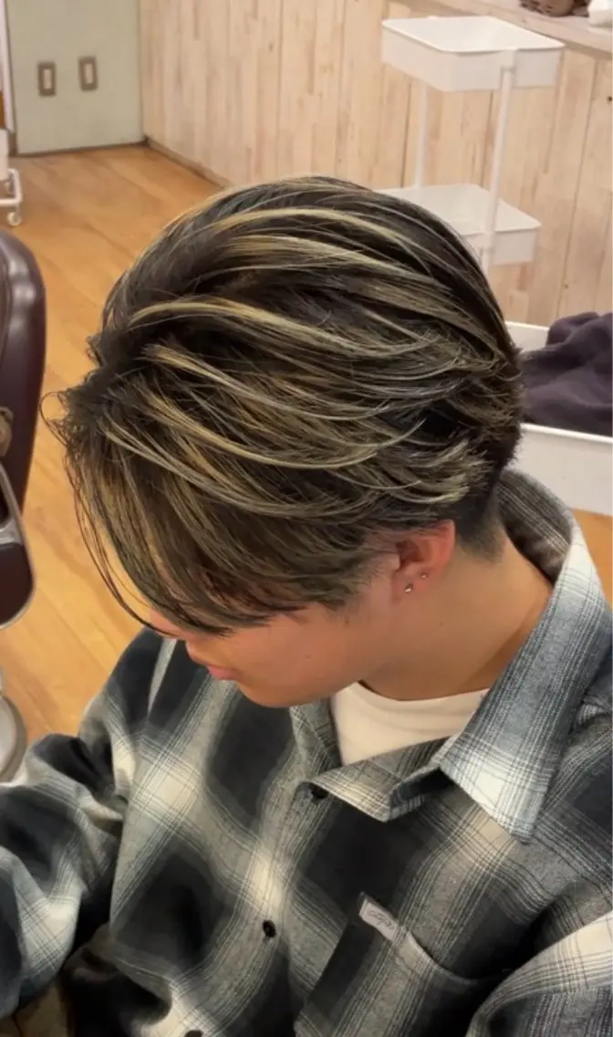 ミディアム カラー メンズ カット ヘアカラー 湘南のパーマ職人 🔥清水琉葵🔥のヘアスタイル