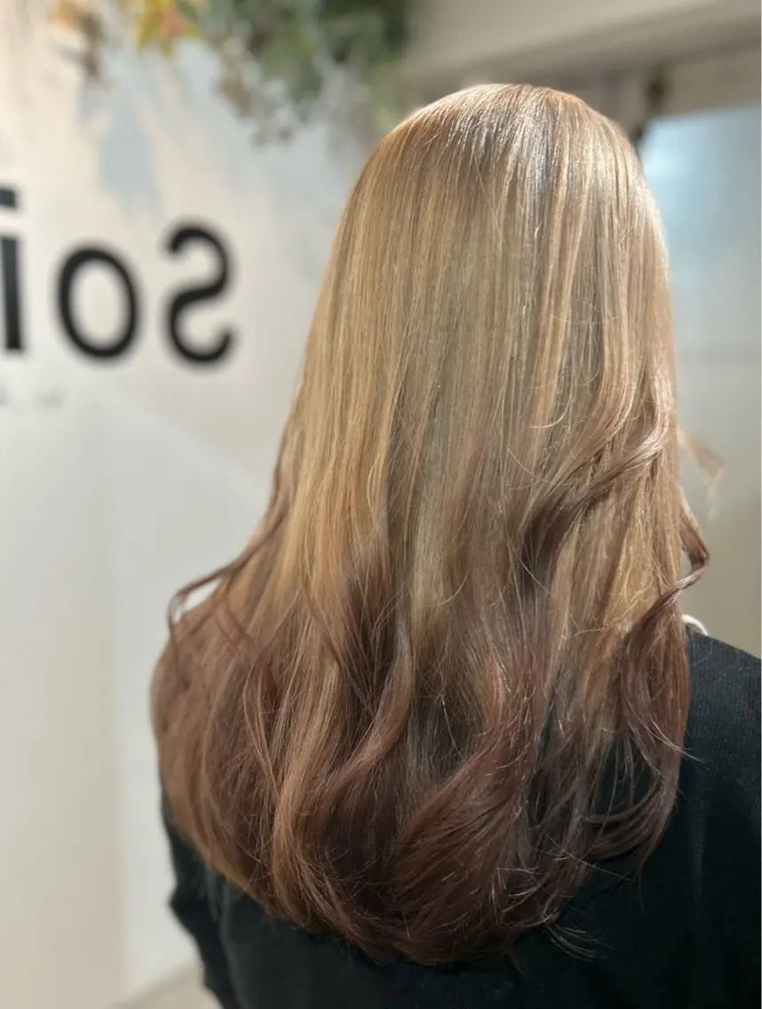 ミディアム カラー ヘアアレンジ ヘアカラー トリートメント 𝑅𝑖𝑛𝑎🍒 レイヤー/ベージュのヘアスタイル