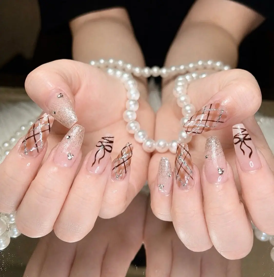 ネイル フットネイル ロングネイル マグネットネイル ネイルチップ ワンホンネイル ハンドネイル Lyna 池袋のネイルデザイン
