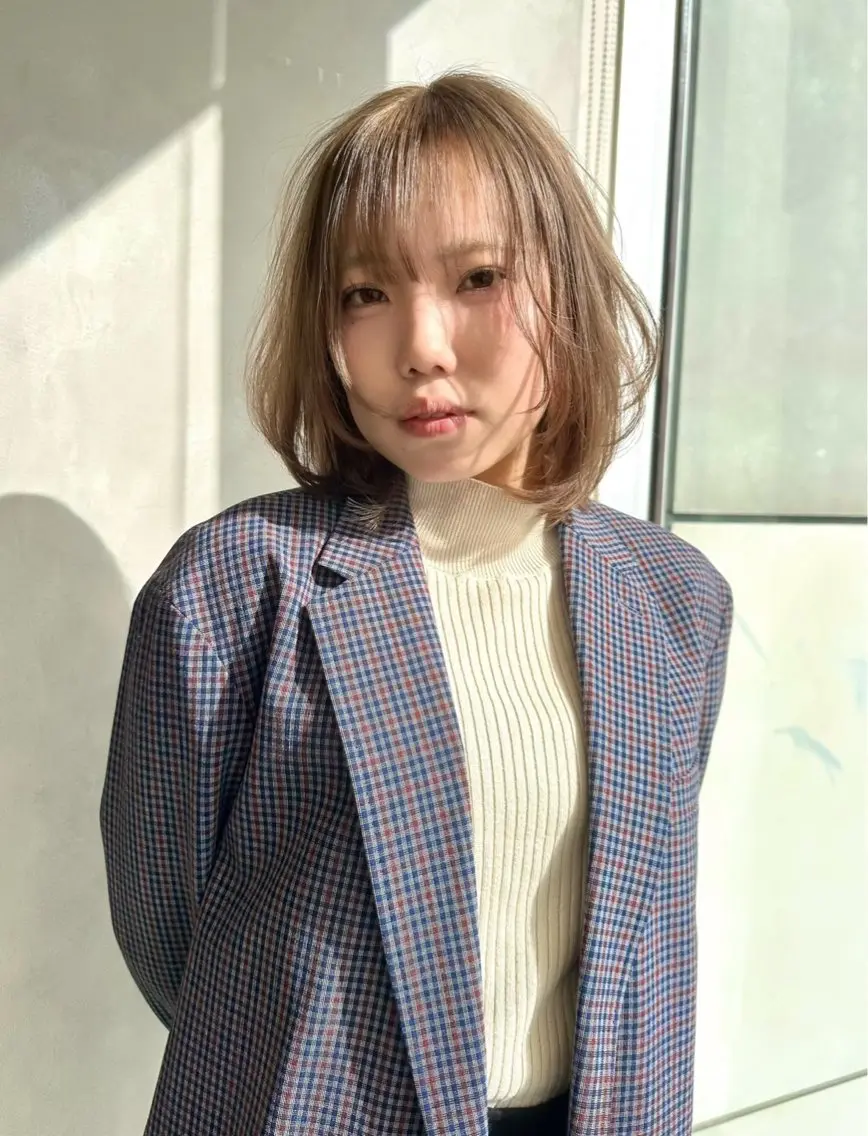 ショート カラー ボブレイヤー ベージュカラー ミルクティーベージュ ボブ レイヤーカット カット ヘアカラー トリートメント 可愛いベージュ作る 美容師/あかね🧸のヘアスタイル