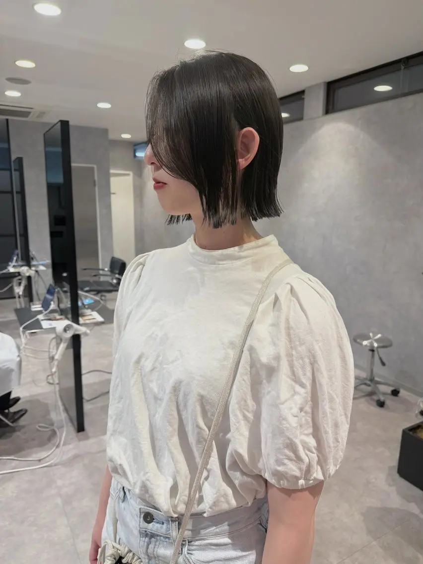 ショート ボブ 外ハネヘア 野林 夏帆のヘアスタイル