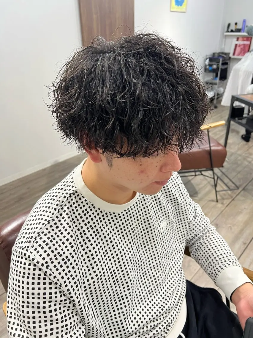 メンズ オールバック アップバング ビジネス カルマパーマ モヒカン メンズパーマ/メンズ カット　丹上俊弥のヘアスタイル