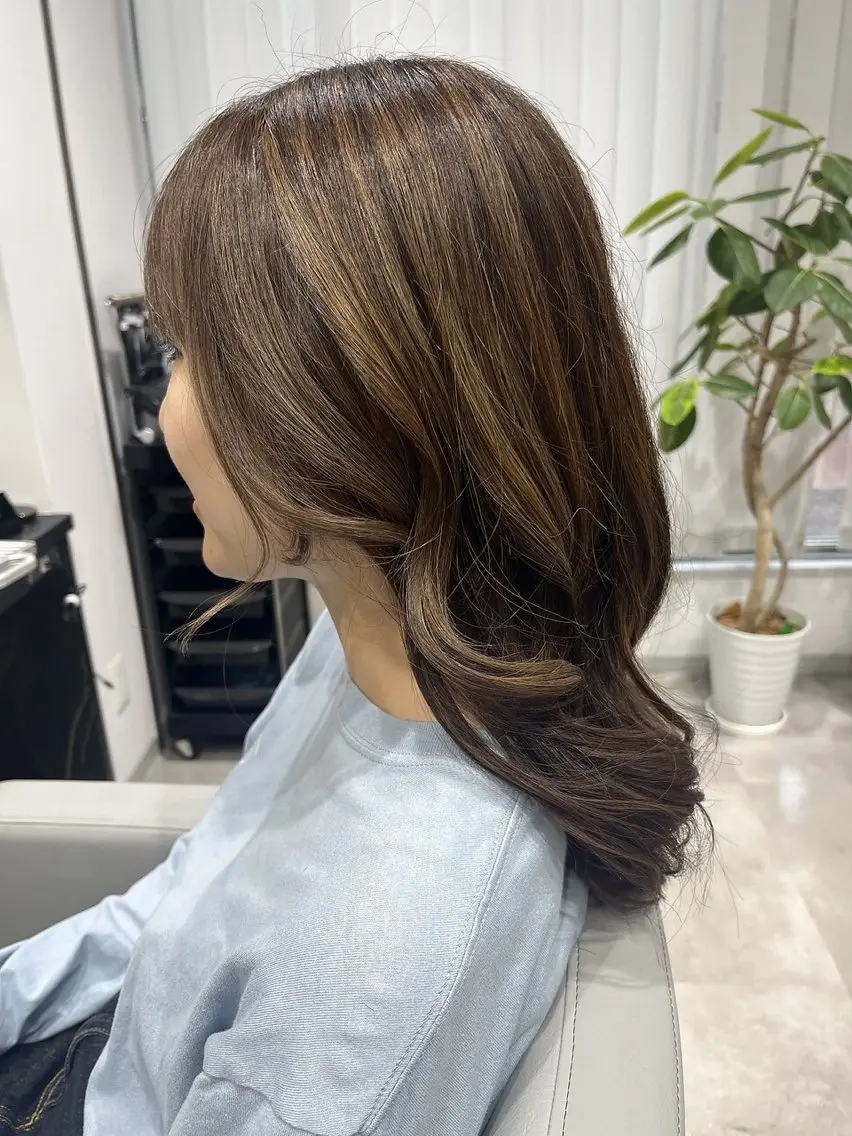 ロング カラー ヘアアレンジ ベージュカラー デザインカラー ハイライトカラー ハイライト Hair&Make Allureのヘアスタイル
