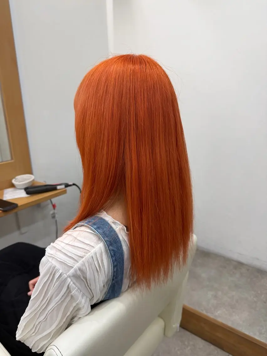 ロング カラー ブリーチ オレンジ ヘアカラー 松本 柚希のヘアスタイル