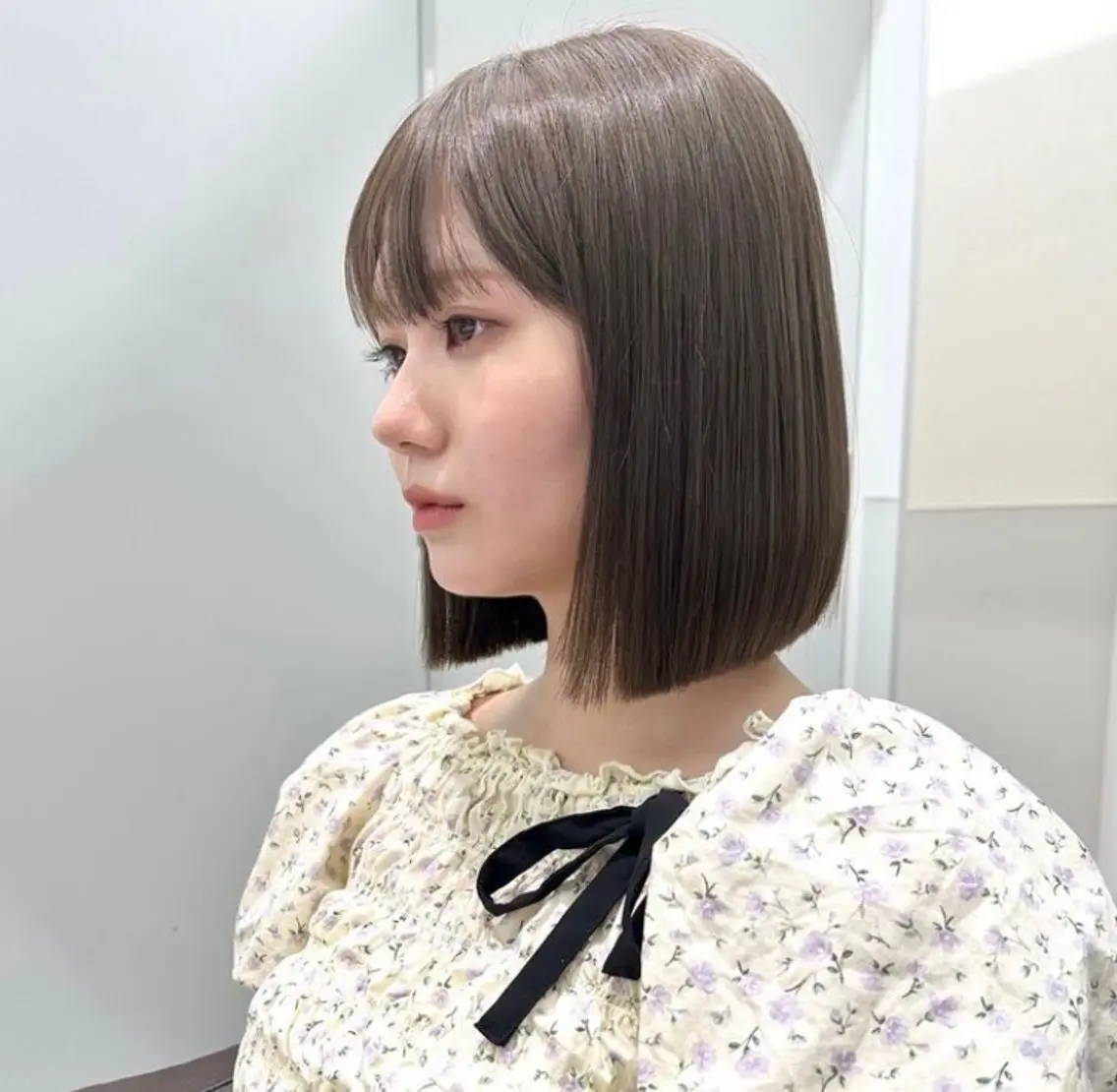 ショート ボブ サキ🤍ハイトーン 🪩レイヤーカットのヘアスタイル