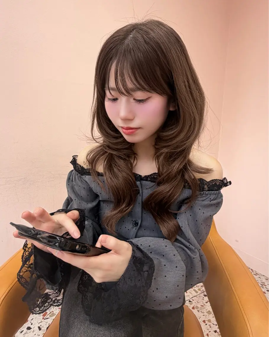 ロング カラー ベージュカラー 黒髪 ブリーチ ブルーカラー ブルーブラック ヘアカラー トリートメント 透明感カラー / KEITOのヘアスタイル