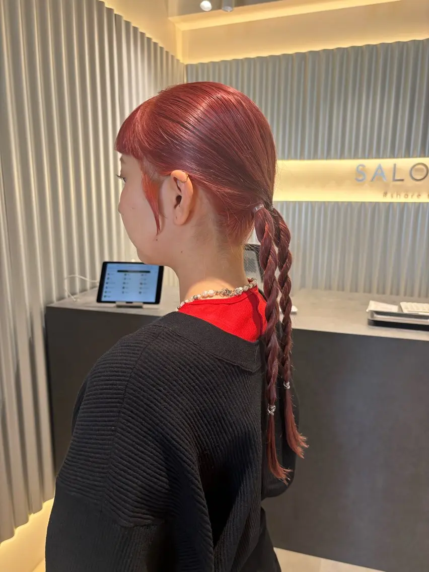 ロング カラー ヘアアレンジ ピンクカラー カット ヘアカラー トリートメント ヘッドスパ 押切 響 のヘアスタイル
