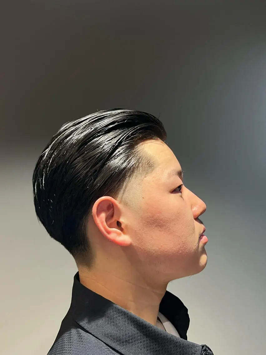 スタンダードコース　メンズヘアカット 顔剃りの写真