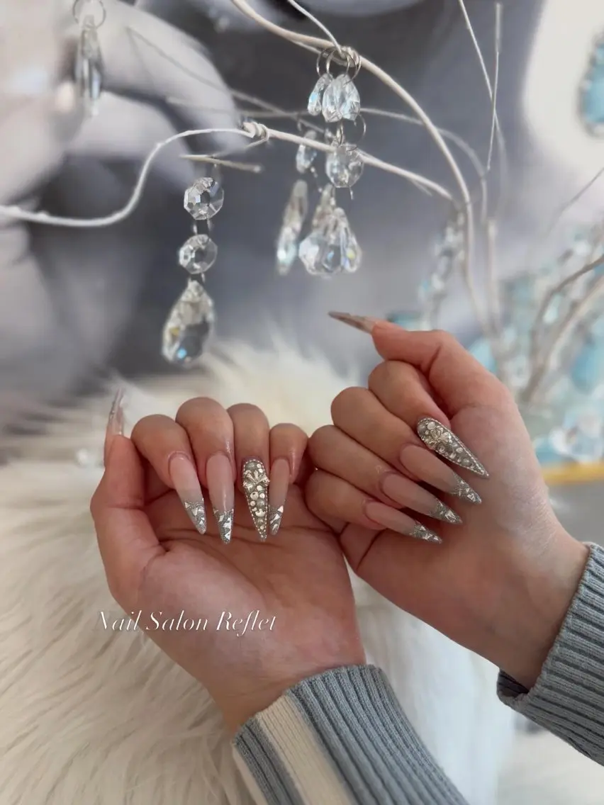 ネイル フレンチネイル ガラスフレンチ ハンドネイル nailsalon Refletのネイルデザイン