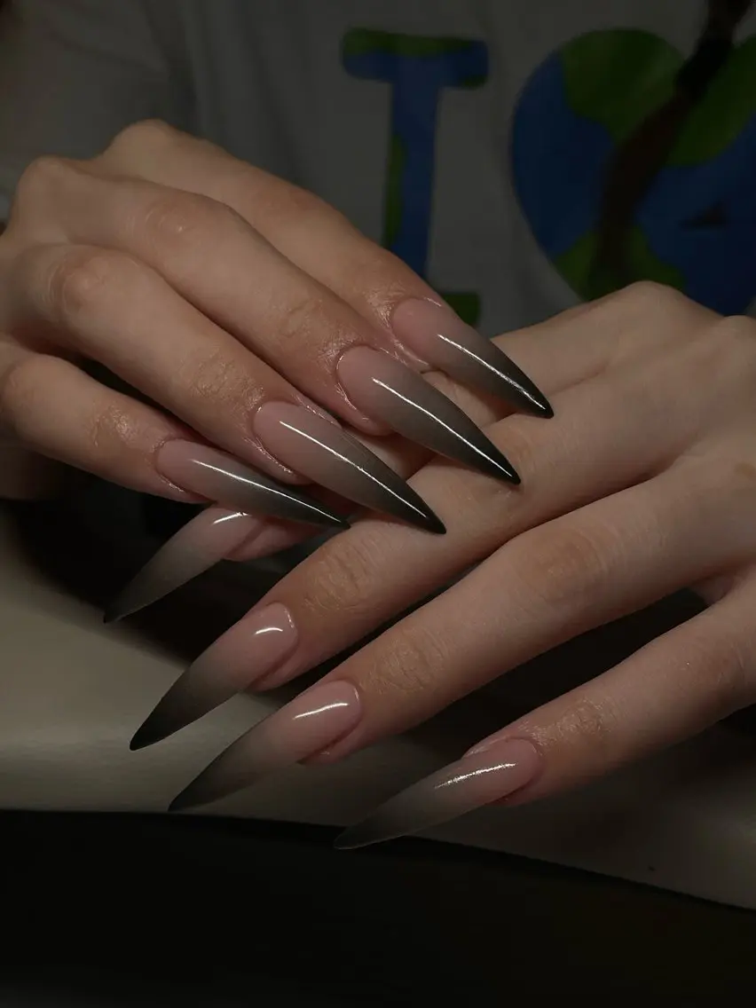 ネイル グラデーション ロングネイル スーパーロングネイル ハンドネイル ウィッチハウス Saayaのネイルデザイン