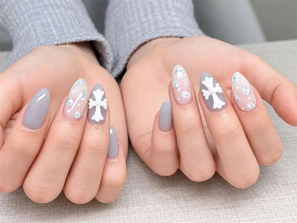 ネイル オーロラネイル ブルー チークネイル 長さ出し フットネイル ハンドネイル NAILS168 池袋西口駅前店のネイルデザイン