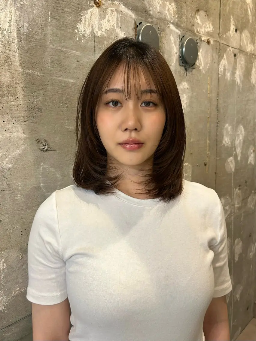 セミロング 顔まわりレイヤー 顔周りカット レイヤーカット マユ/ SYS by fitのヘアスタイル