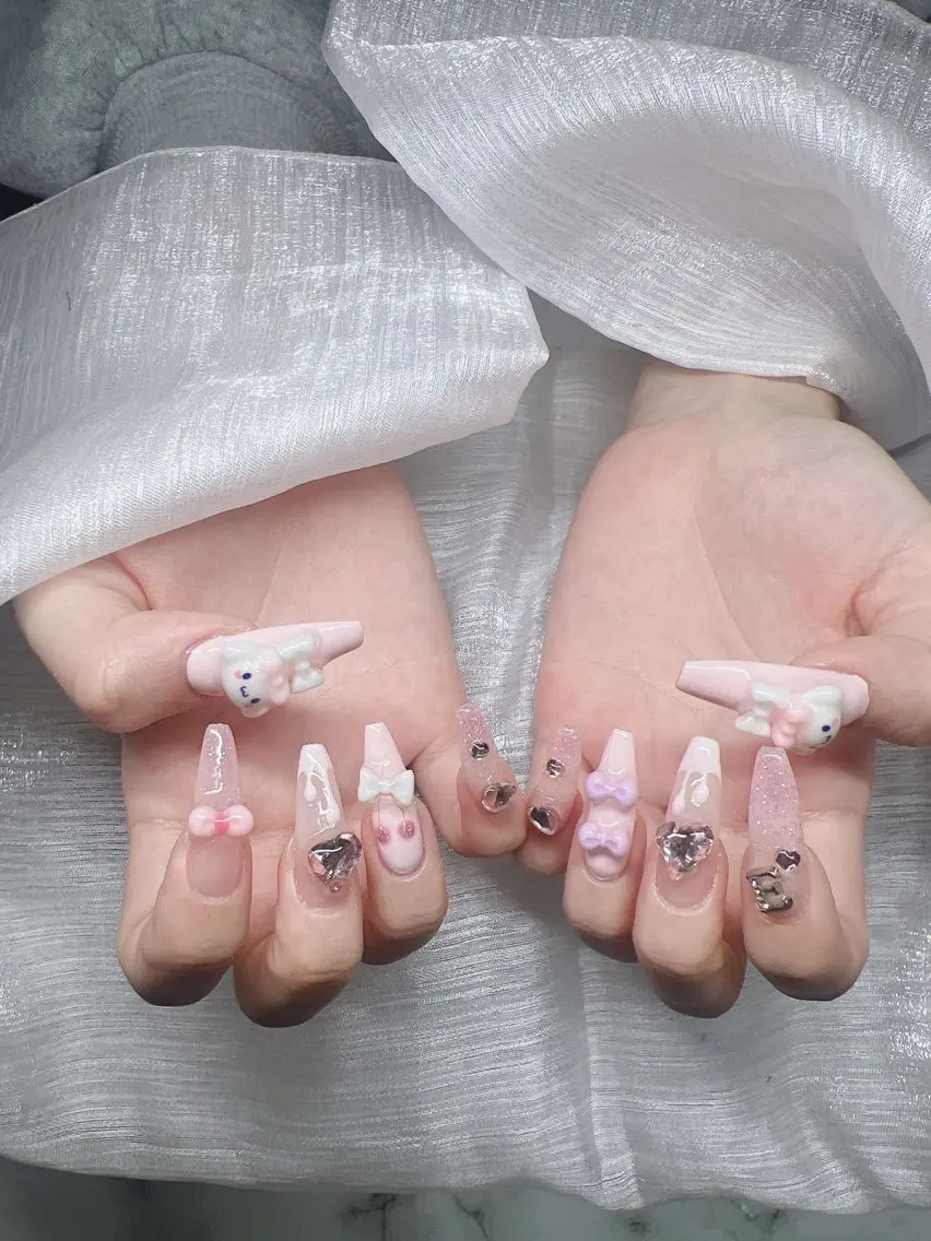 ネイル 長さ出し グラデーション 卒業式 キラキラネイル マグネットネイル Lee Nailsのネイルデザイン