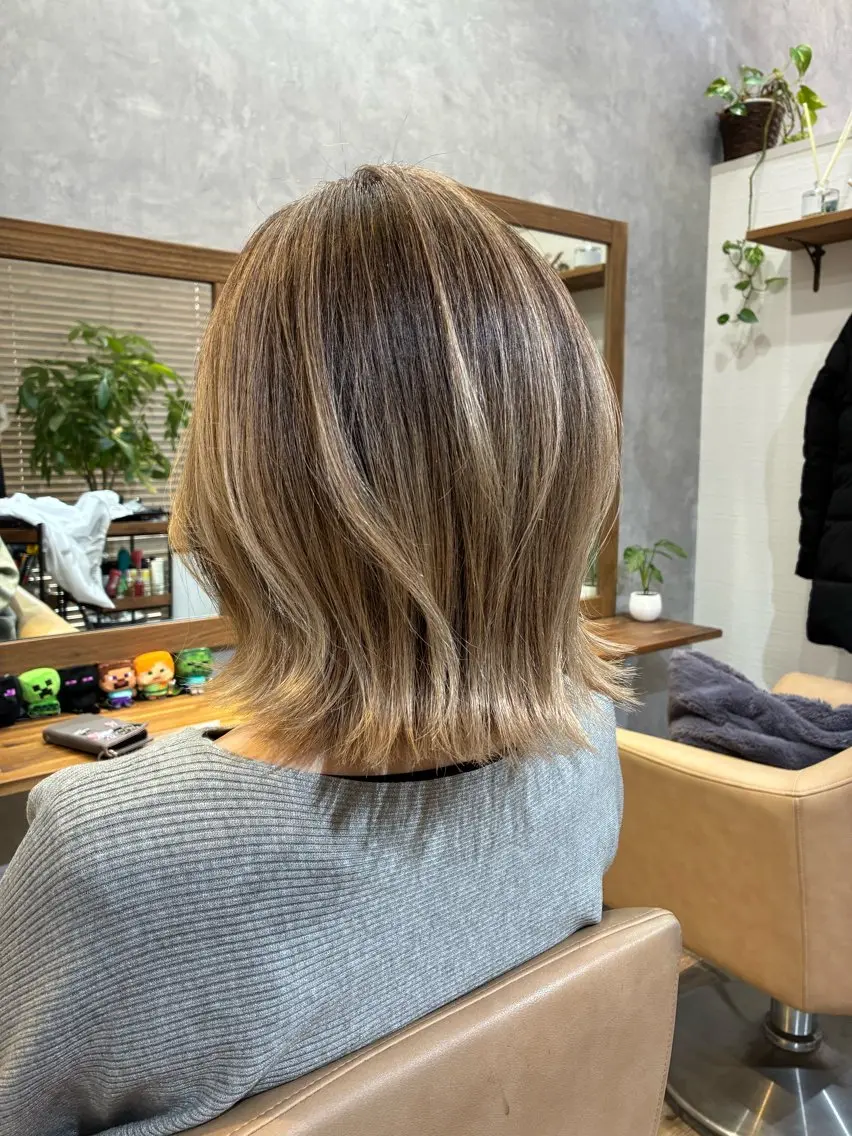 ミディアム レイヤーカット カット ヘアカラー 金田 拓也のヘアスタイル